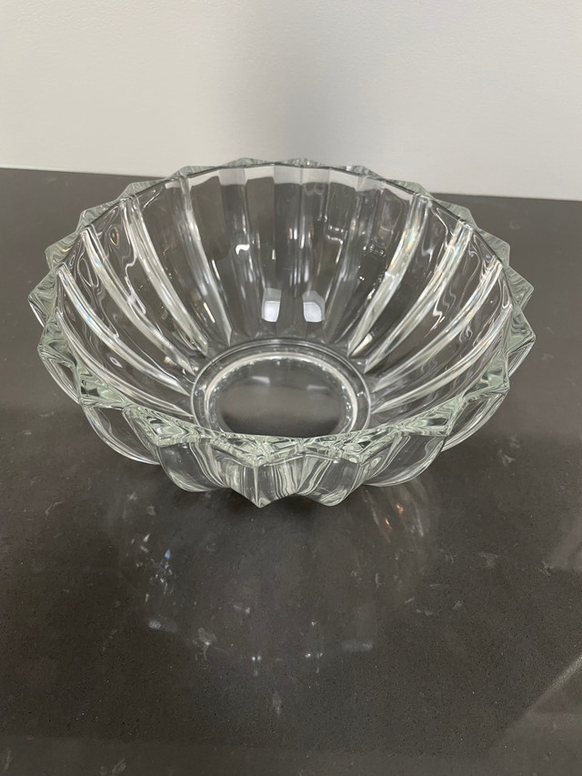 Vintage Crystal Bowls- beautiful holiday serve ware in Kitchen & Dining Wares in City of Toronto - Image 4