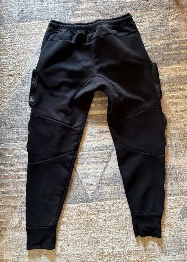 Fabric of the Universe "CG-TYPE 04G" Techwear Cargo Joggers in Men's in City of Montréal - Image 3