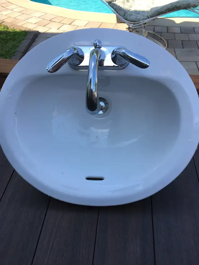 Évier et robinetterie in Plumbing, Sinks, Toilets & Showers in Longueuil / South Shore - Image 2