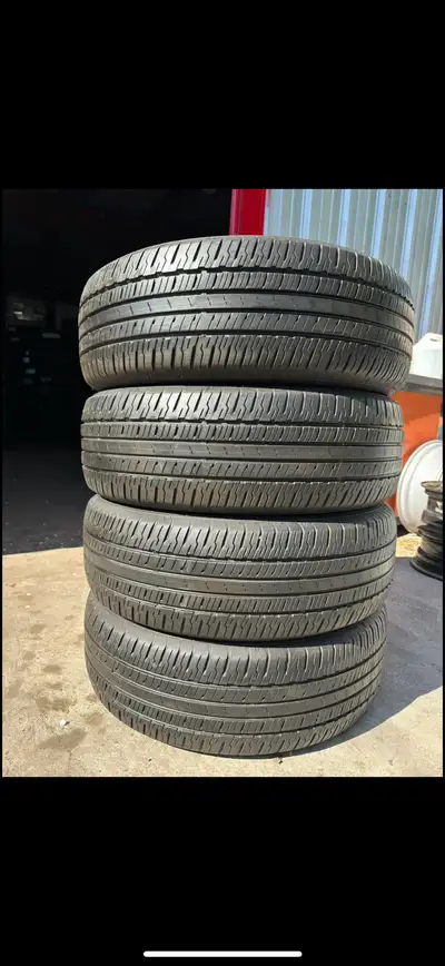 Dunlop Grandtrek 225/65R17 All Season Tires are in excellent condition. They have 98% tread. Made in...