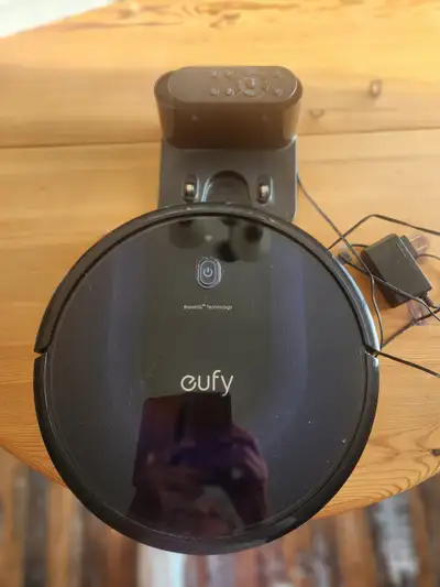Eufy self charging vacuum cleaner with WiFi and remote control. Robo Vac 15C Max. Pick up Stirling