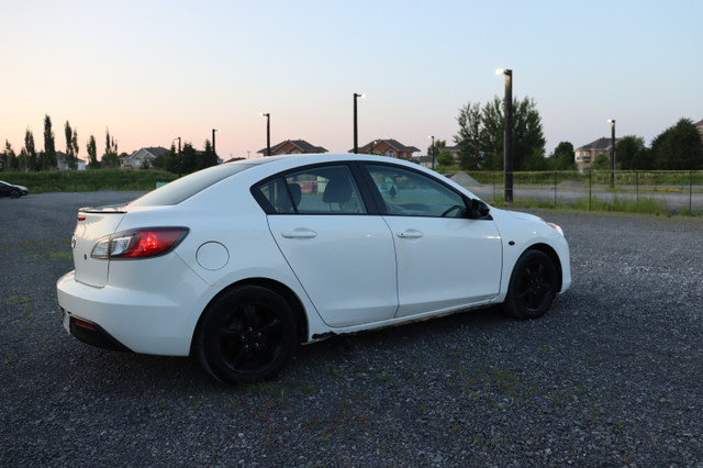 2010 Mazda Mazda3 in Cars & Trucks in Gatineau - Image 3