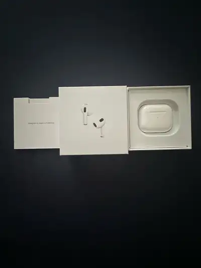 Apple AirPods 3 –  neufs, boîte complète + AppleCare, View more