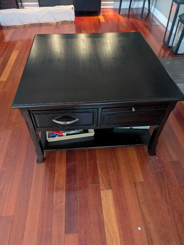 Wood coffee table in Coffee Tables in Ottawa - Image 2