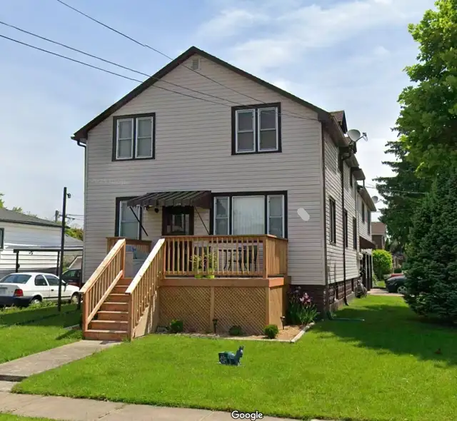 Large, Quiet 2 Bedroom Apartment with Garage!