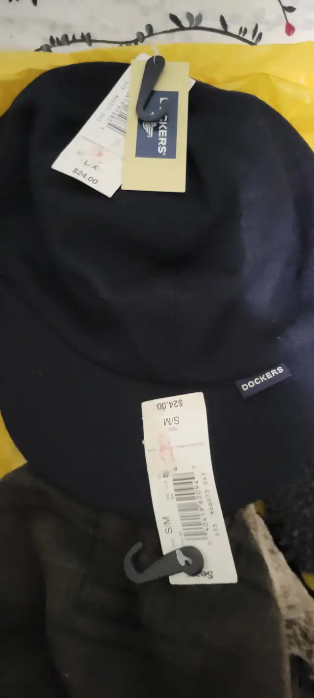 NEW/ HARDLY USED All kinds of men's WINTER  clothing, CAP, SWEAT in Men's in Mississauga / Peel Region - Image 10