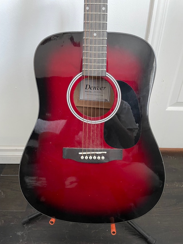 Denver Acoustic Guitar with Guitar Stand Guitars Ottawa Kijiji