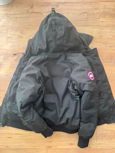 Canada Goose Chilliwack Bomber – Women’s Medium, Black, View more