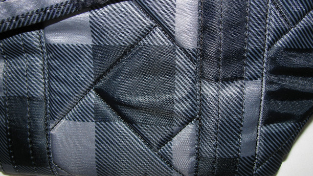 LUG Mini Crossbody Handbag Purse Bag Black & Gray Brand New in Other in Saint John - Image 4