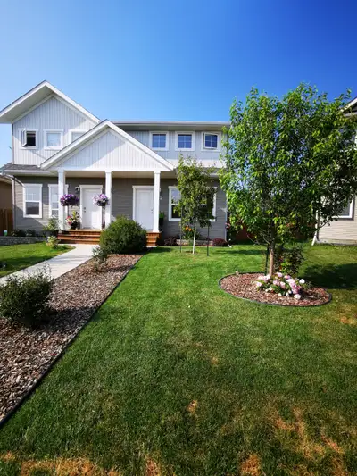 Sylvan Lake Duplex, One Year Lease - August 1