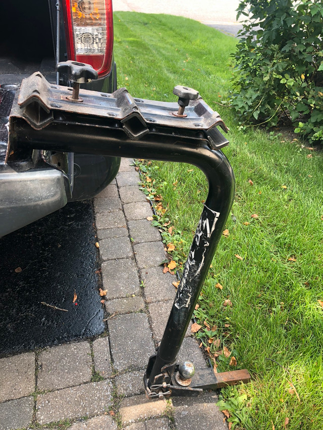 3 bike hitch in Frames & Parts in Ottawa