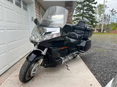 2000 Goldwing 25th anniversary edition. Only 68300 kms. New tires, new battery, new 90 amp alternato...