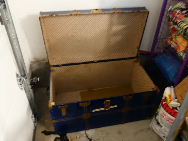Steamer Trunk in Other in Downtown-West End - Image 5