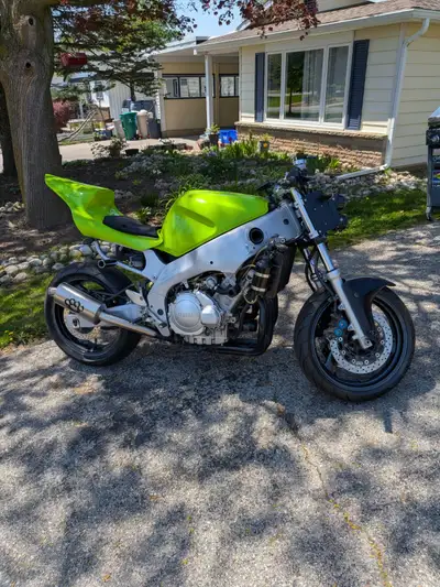 2001 YZF700R 52k Too many custom parts to list. Michelin pilot 2ct tires, acewell tacho, HID headlig...