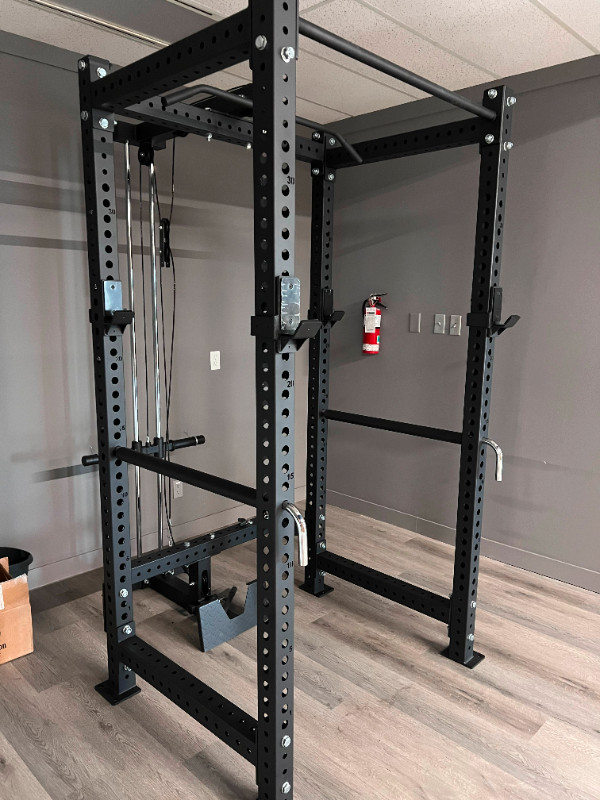 NEW! SQUAT RACK WITH LAT PULL-DOWN AND LOW ROW ATTACHMENT in Exercise Equipment in City of Toronto - Image 2