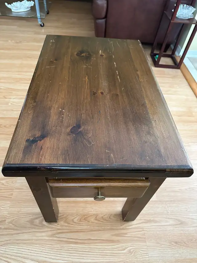 Wooden side table in Coffee Tables in Mississauga / Peel Region - Image 2