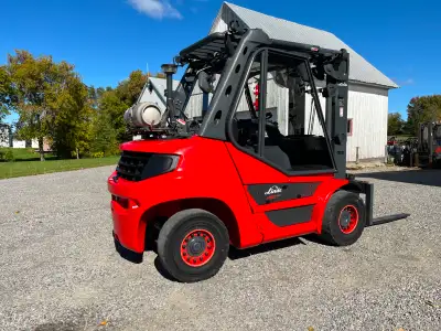Forklift au propane possédant 13 416 heures au compteur. Capacité 13 000 Lbs, Class 4, Hauteur Max:...
