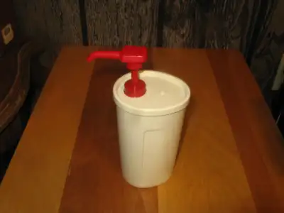 Pompe vintage à ketchup TUPPERWARE 640-5, View more