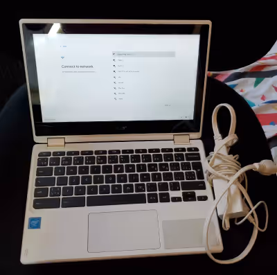 Selling a used Acer Chromebook R11 11.6" 2-in-1 Convertible Laptop. It is in good condition. NOTE: I...