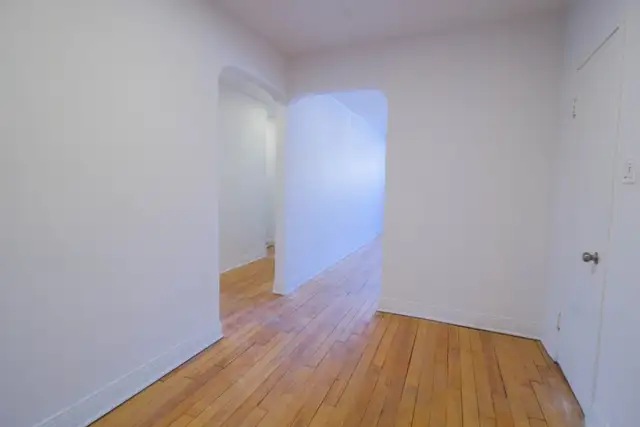 Very spacious  - Tres grand appartement 5 1/2  (Cote-Des-Neiges)