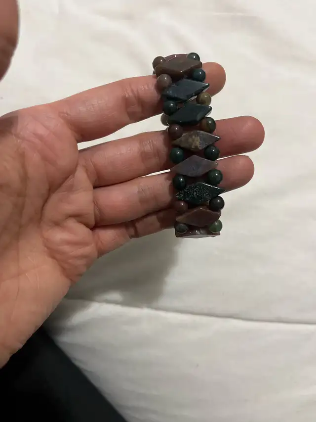 Semi-Precious Stone Bead bracelets in Arts & Collectibles in Edmonton - Image 2