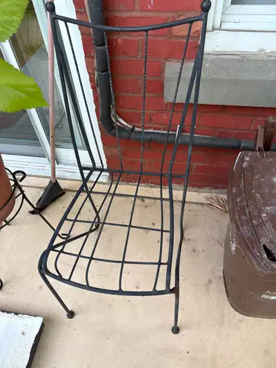 Chaise d'extérieur en métal noir, View more