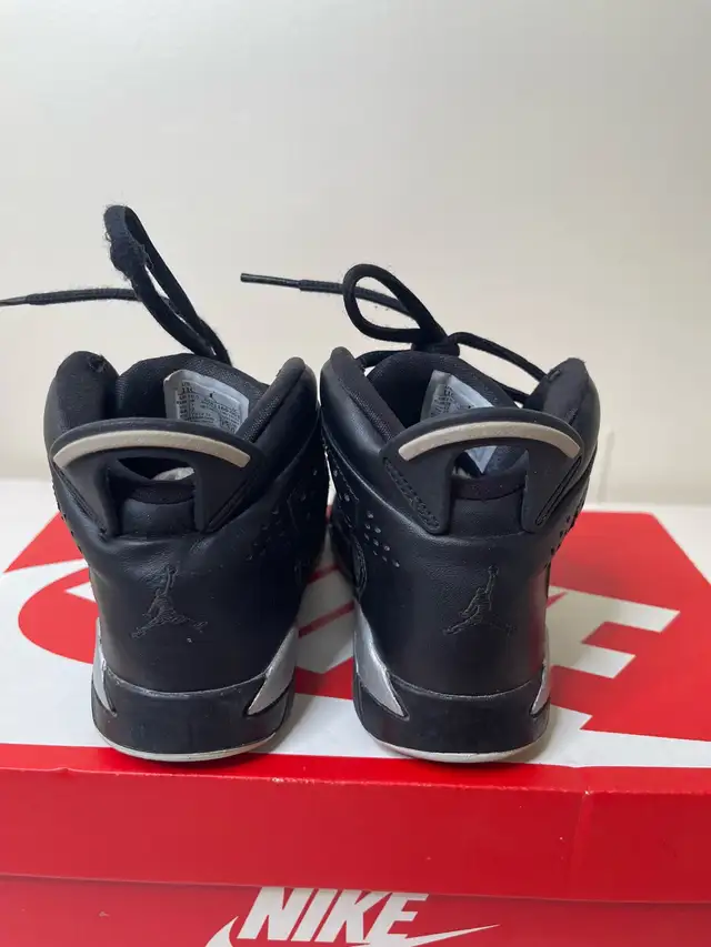 Nike Air Jordan 6 Retro Kids (Size 11C) in Kids & Youth in City of Montréal - Image 4