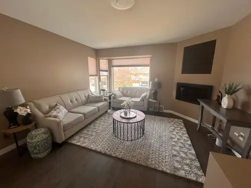 1 Master-bedroom with Bathroom all utilities included . Bus no. 4 and 7 routes. #4 bus stop is 3 min...