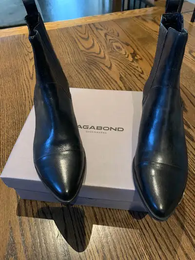WOMEN'S VAGABOND BOOTS, View more