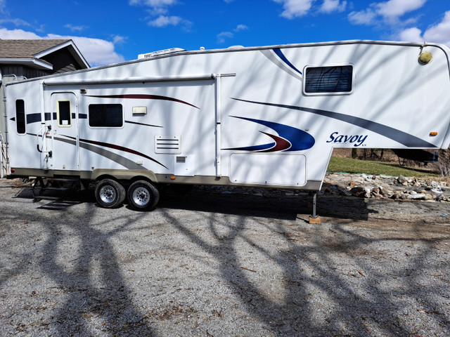 Used 2008 5th wheel Savoy trailer, Handymans special in Travel Trailers & Campers in Kingston - Image 3
