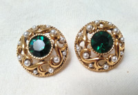 Vintage Earrings Round Filigree Pearl Green stone