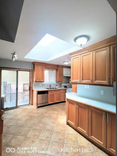 TWO private rooms on an upper floor available in a 6 bedroom, 2 washrooms house in the Simcoe &Taunt...
