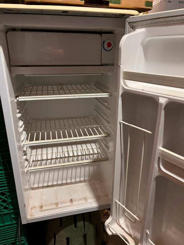 Mini Fridge in Refrigerators in Leamington - Image 2