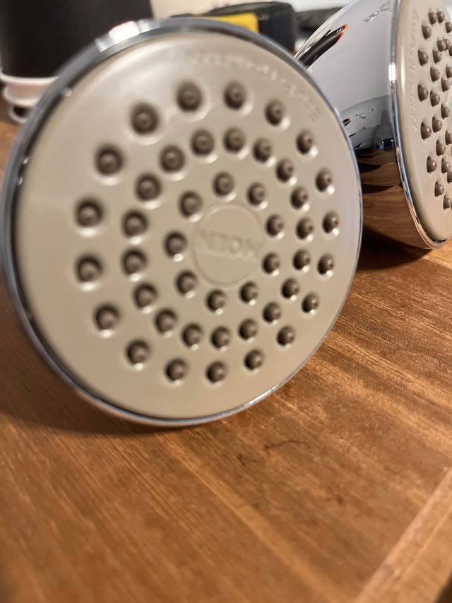 Moen eco performance showerhead nozzle chrome finish  in Plumbing, Sinks, Toilets & Showers in Cambridge - Image 3