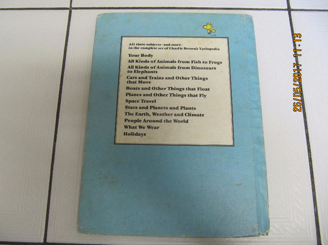 Classic Charlie Brown's Cyclopedia Volume 2 AmazingFacts Cir1980 dans Art et objets de collection  à Région de Mississauga/Peel - Image 2
