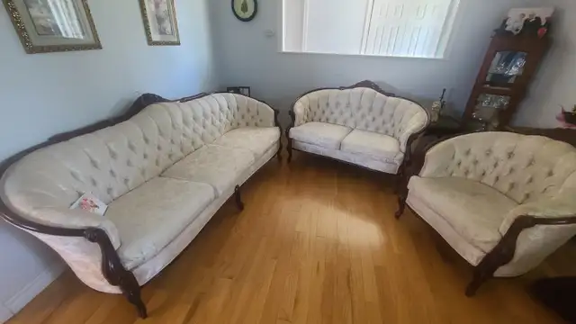 French provincial livingroom set in Couches & Futons in Napanee - Image 5