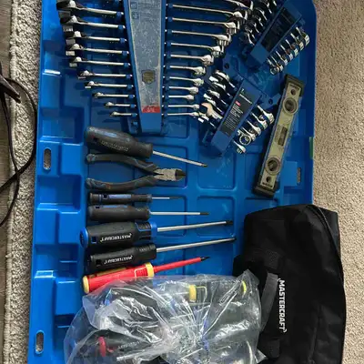 Mastercraft tool set combo variety of wrenches, screwdrivers, pliers, and more Most things were not...