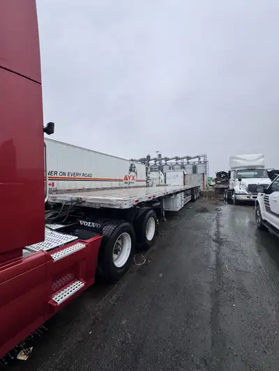 2023 manac quad axle Must go Left trucking and need this gone New tires Mvi good till summer 2026 2...