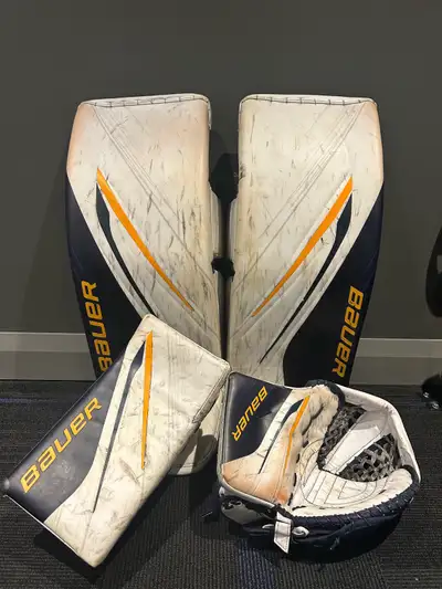 Bauer Vapor Hyperlite2 Pro Custom Goalie Set, View more