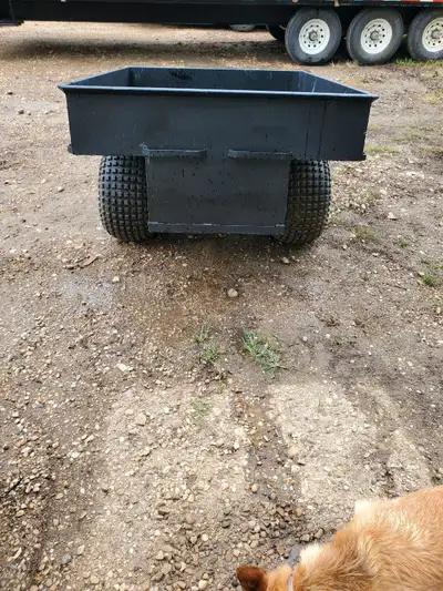 5.5x4ft atv hunting trailer. Rated for 1000lb. 1/78 ball hitch. Used very little.