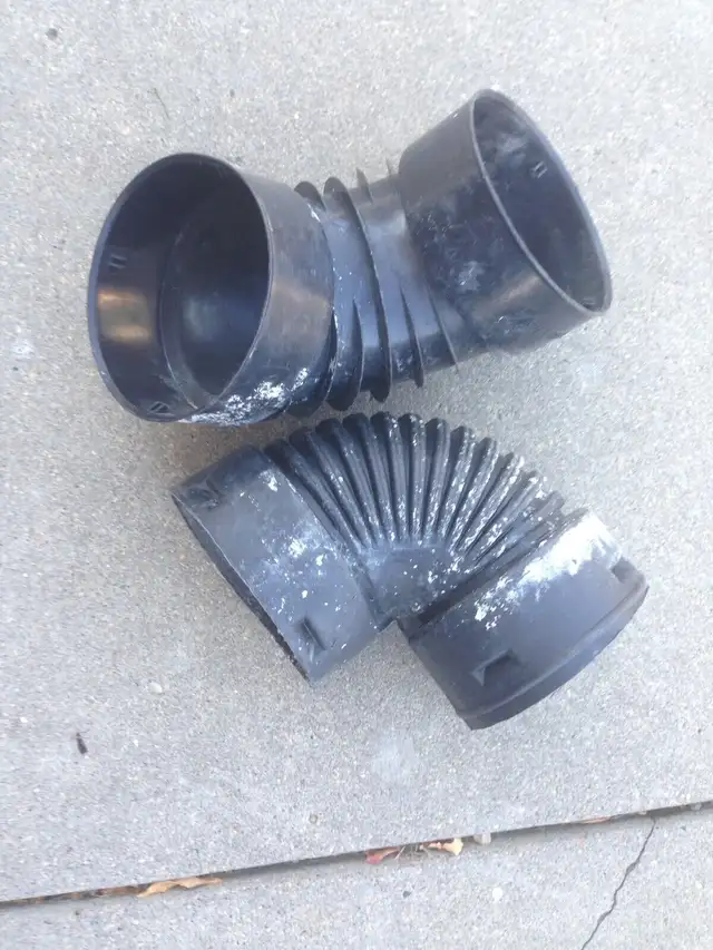 Plastic Duct Elbows in Other in Saskatoon - Image 2