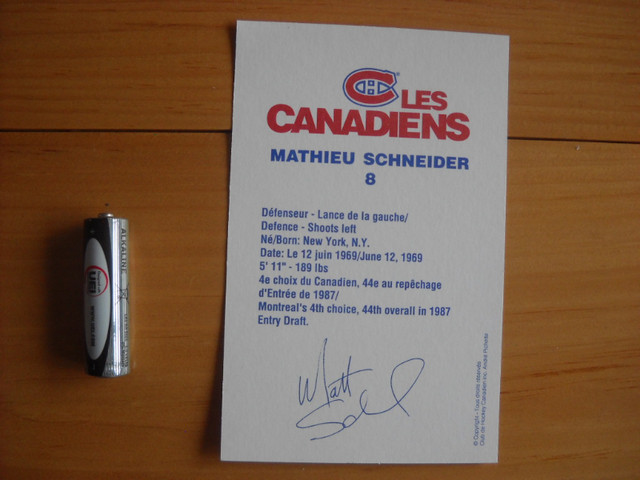 Carte de hockey de grand format de Mathieu Schneider (rare) dans Art et objets de collection  à Saguenay - Image 2