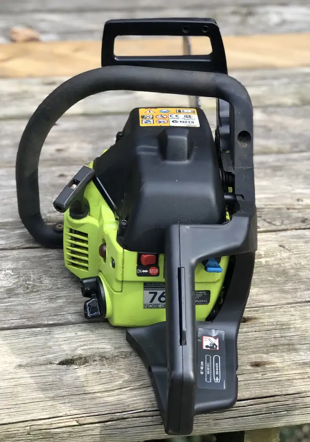 Poulan 2250 Chainsaw  in Power Tools in Norfolk County - Image 4