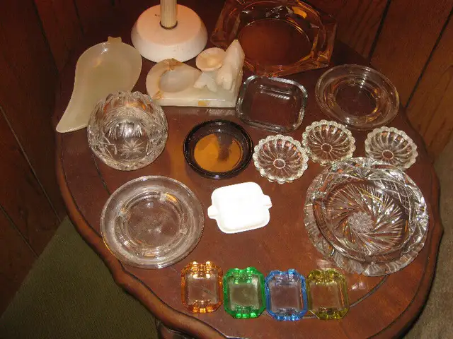ARTICLES DE CUISINE - TASSES - MUGS - VERRES À VIN ET AUTRES in Arts & Collectibles in Laval / North Shore - Image 11