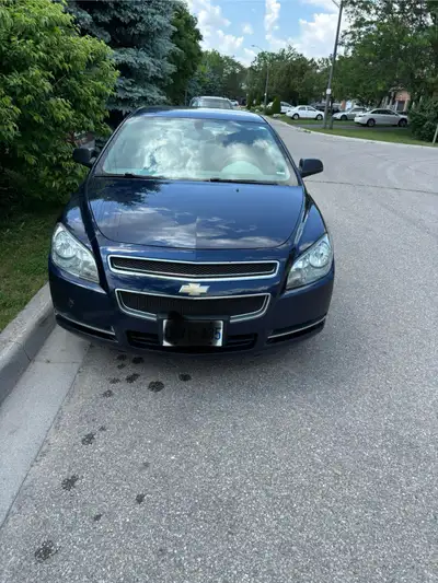 Clean Title, no accidents, second owner .. runs without issues.. engine and transmission are great ....