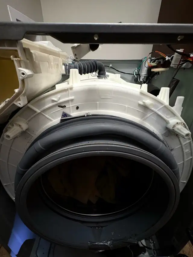 Certified Appliance Repair Technician in Appliance Repair & Installation in Calgary - Image 3