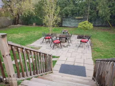 Oakville-Sunningdale-Bungalow for rent.