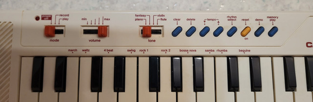 Vintage Casio PT-10 Mini Electronic Synthesizer Keyboard in Pianos & Keyboards in Peterborough - Image 3