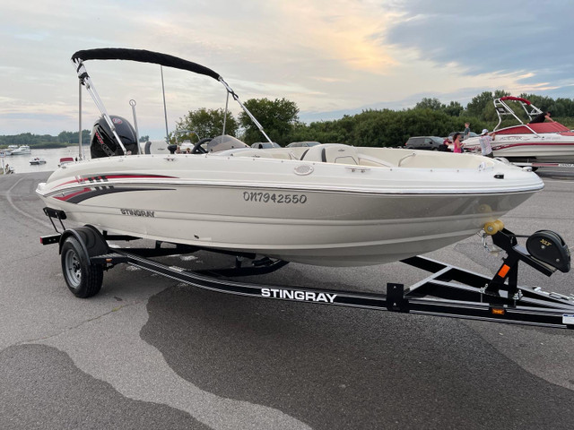 Stingray 182SC deck boat in Powerboats & Motorboats in City of Toronto