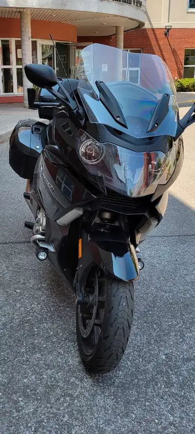 2015 BMW K1600GT Ultimate touring bike up for sale. Throttle like you won't believe. Turns heads eve...